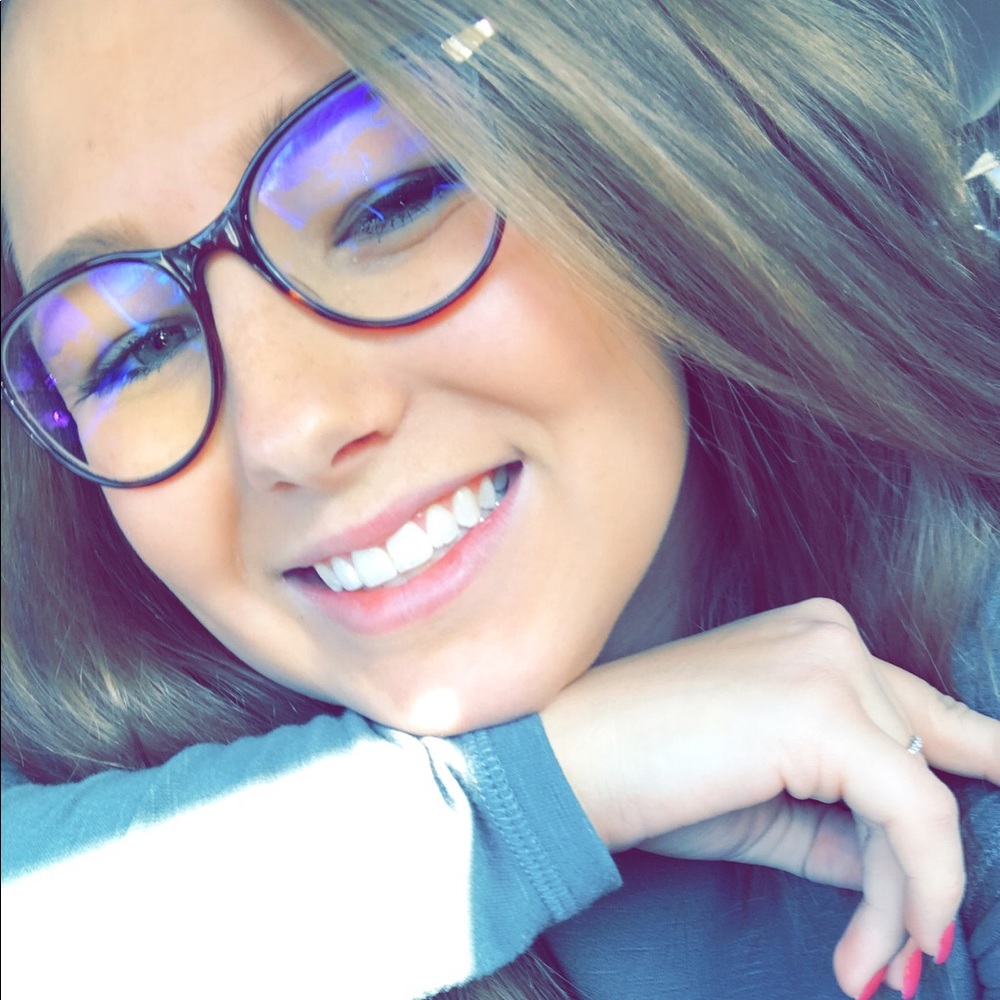 Meet your Posher, Lexi